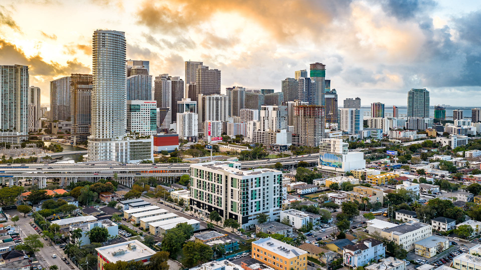 Gallery Marti Park and Brickell Miami Skyline